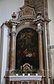 Seitenaltar mit Bild der Geburt Christi (links)