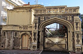 Porche d'entrée de la villa Victoria.