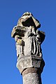 La croix du Clandy : partie sommitale (Vierge à l'Enfant).