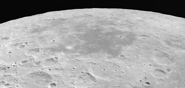 Visão oblíqua do Mare Smythii, vista durante a Apollo 16