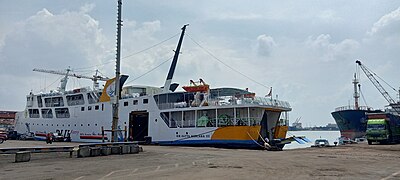 KM Satya Kencana III Tujuan Pelabuhan Kumai, Kotawaringin Barat bersandar di dermaga kade perak pada 3 Februari 2022.