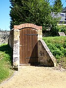 L'entrée de la glacière de gauche, à l'est du village d'Avilly.