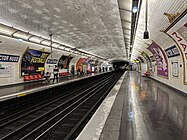 Victor Hugo, Paris: Typische Gewölbestation der Métro