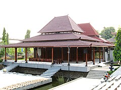 Rumah joglo di Anjungan Jawa Tengah