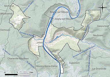 Carte en couleur présentant le réseau hydrographique de la commune