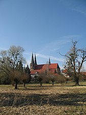 Sint-Cyriacuskerk vanuit het zuiden gezien