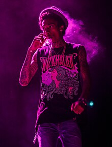 Penampilan Wiz Khalifa Under the Influence Tour tahun 2012 di Toronto.