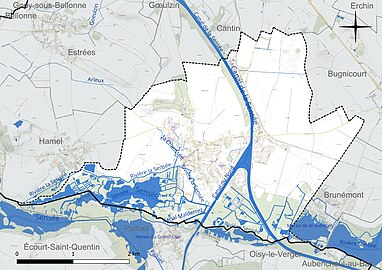 Carte en couleur présentant le réseau hydrographique de la commune