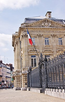 Prefecture, sebuah gedung departemen Nord, di Lille