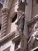 Statua della Fortezza, alla Loggia dei Mercanti di Ancona.