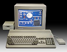 AmigaOS 1.3 (1987) på en Amiga 500