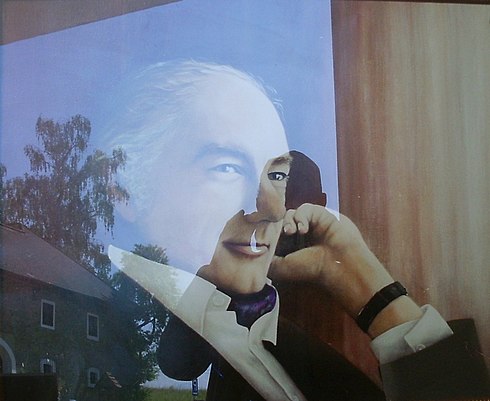 Thomas Bernhard e la sua casa nello sfondo