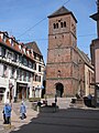 Romanischer Westturm der „Eglise-Notre-Dame-de-la-Nativité“