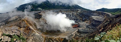 Fumarole activity at the Poás crater