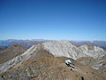 Geologische Kontraste mit Blick zu Parpaner Weisshorn und Tschirpen