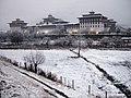 Tashichödzong-kleystur á vetri.