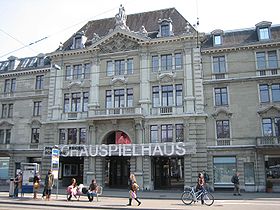 Le Schauspielhaus de Zurich où a été jouée pour la première fois la pièce en 1956.