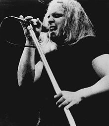 Ronnie Van Zant (1975)