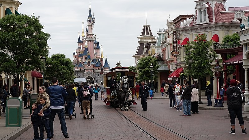 Datei:Disneyland Paris - Main Street USA.jpeg