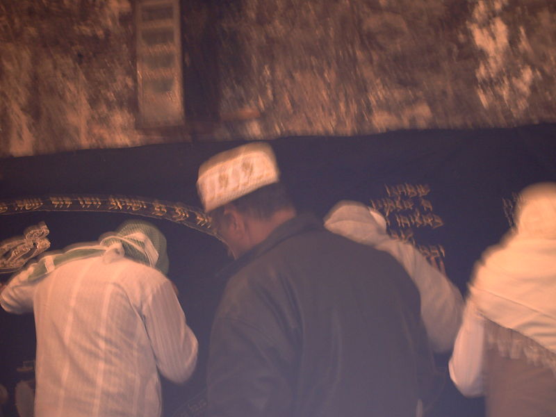 File:Grave ,Nabi Daud.JPG