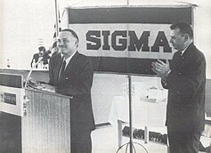 Don Luis A. Ferré (left)