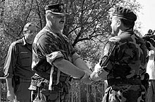 Generals Mareković and Dudaković shaking hands