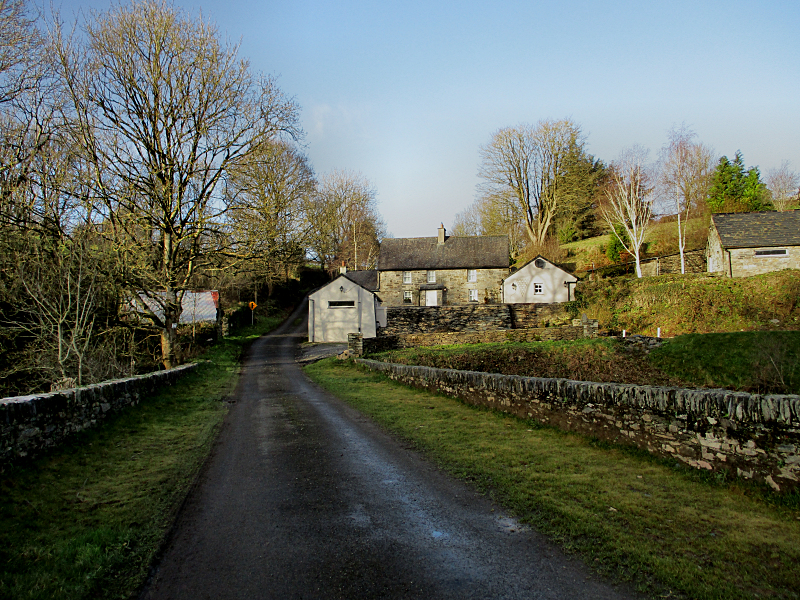 File:Road and Farm - geograph.org.uk - 6712359.jpg