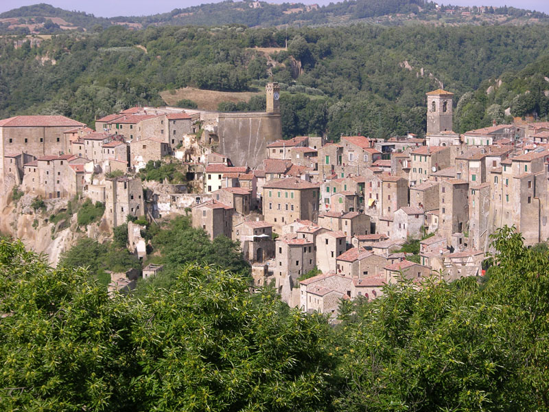 File:Sorano dal parco.jpg