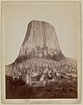 Devil's Tower. From W[est] side showing millions of tons of fallen rock. Tower 800 feet high from its base (1890, LC-DIG-ppmsc-02649)