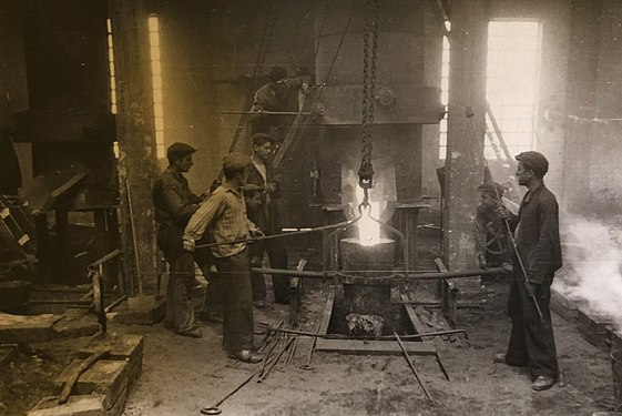 "Forming in foundry" at "Cherno More" Factories, Port of Varna, 1940.