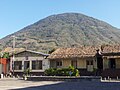 Vista del volcán desde la plaza