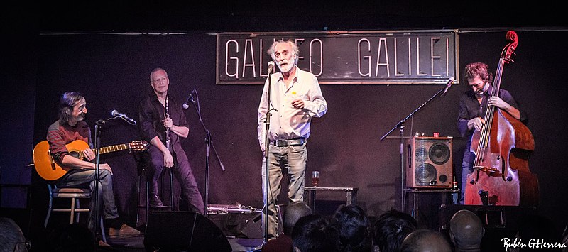 File:Javier Krahe en Galileo Galilei.jpg