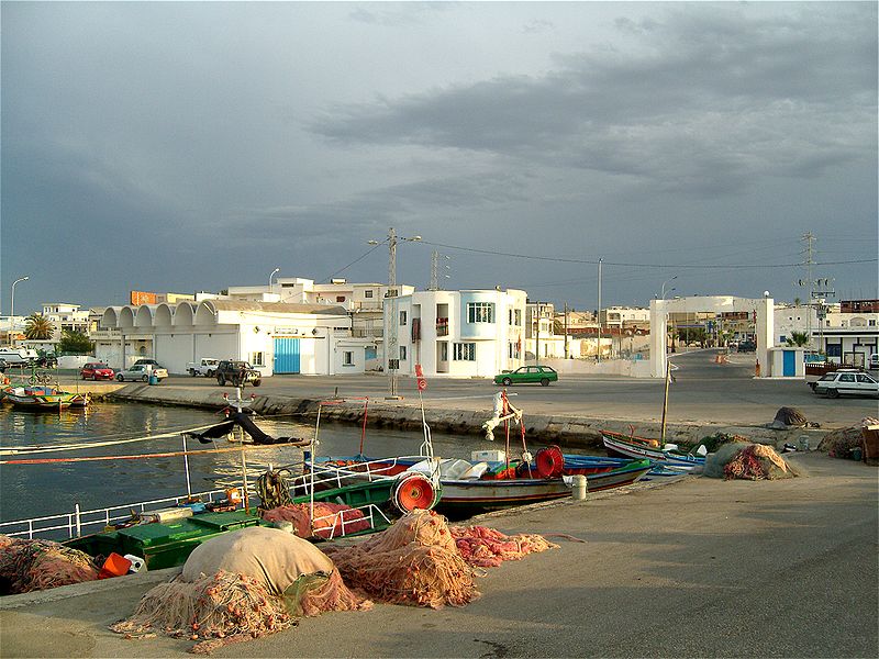 File:Fishing port Sayada 01.JPG