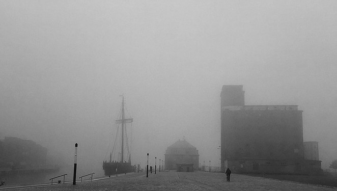 Wismar im Nebel