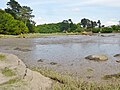 La ria de l'Aven vue du GR 34 au sud du château du Tal Mor ; en face, sur la rive gauche de la ria, le hameau de Trémor en Riec-sur-Bélon.