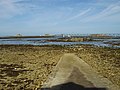 Roscoff : la passerelle d'embarquement des passagers pour l'île de Batz vue à marée basse 2