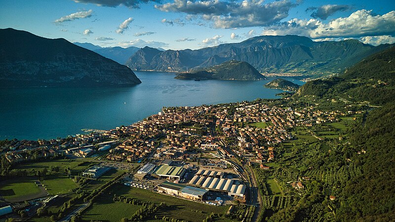 File:Iseo 2.jpg