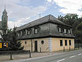 Deutsch: Remise: ehemaliges Wirtschaftsgebäude, heute Kindergarten English: nursery school