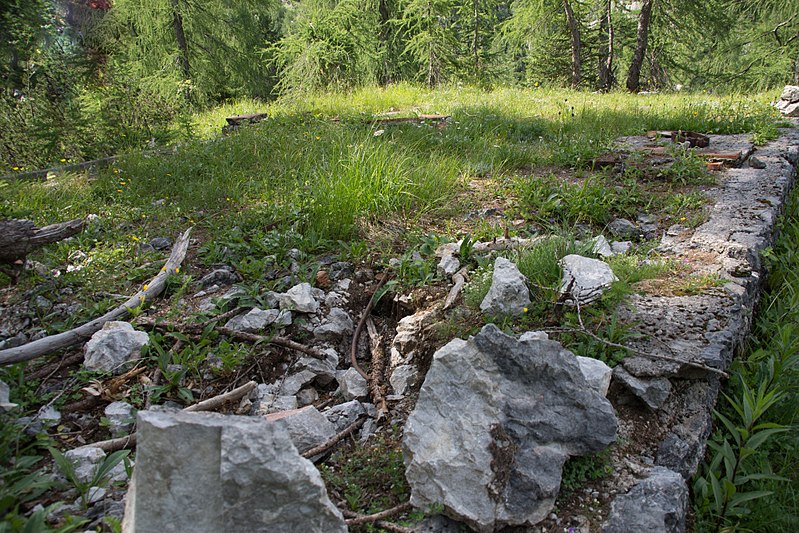 File:Elisabeth-Keimer-Hütte, Fundamente 2015-07.jpg