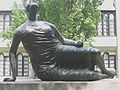 Henry Moore: Große Liegende 1957