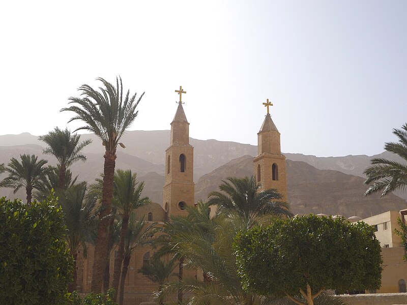 File:Anba Antonios's monastery - panoramio.jpg