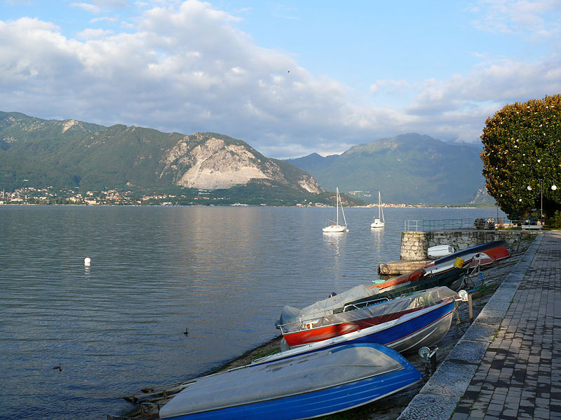 File:Lago maggiore.jpg