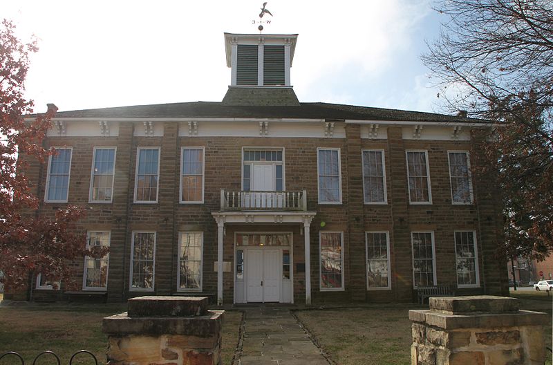 File:Muscogee (Creek) Nation Council House.jpg