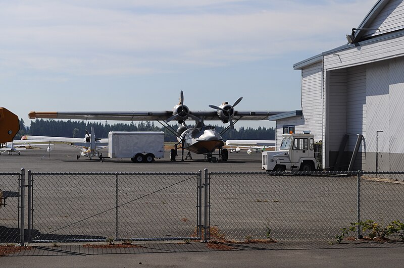 File:Arlington Municipal Airport - planes 02.jpg