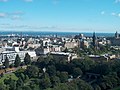 Deutsch: Ein Blick von der Burg auf die Stadt Edinburgh. English: A view from the castle to the town.