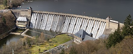 Überlauf Edertalsperre vom Uhrenkopf