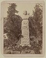 "Wild Bill's Monument." James B. Hickoc [i.e. Hickok], alias "Wild Bill," born May 27, 1837 at Homer, Ill. Killed by Jack McCall at Deadwood, S.D., Aug. 2, 1876, where his body now lies (1891, LC-DIG-ppmsc-02687)