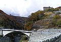 Le torrent Saint-Barthélemy et le château de Nus