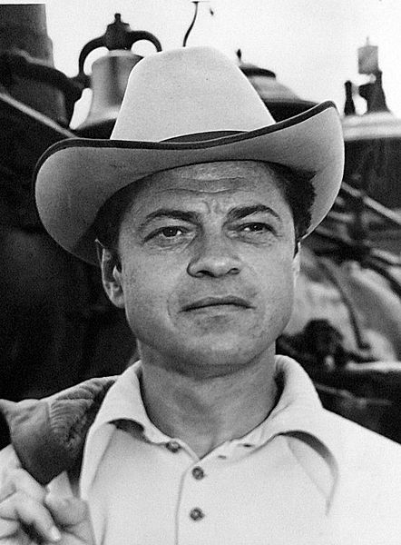 File:Ross Martin Wild Wild West 2 1965.jpg