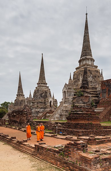 File:Templo Phra Si Sanphet, Ayutthaya, Tailandia, 2013-08-23, DD 17.jpg